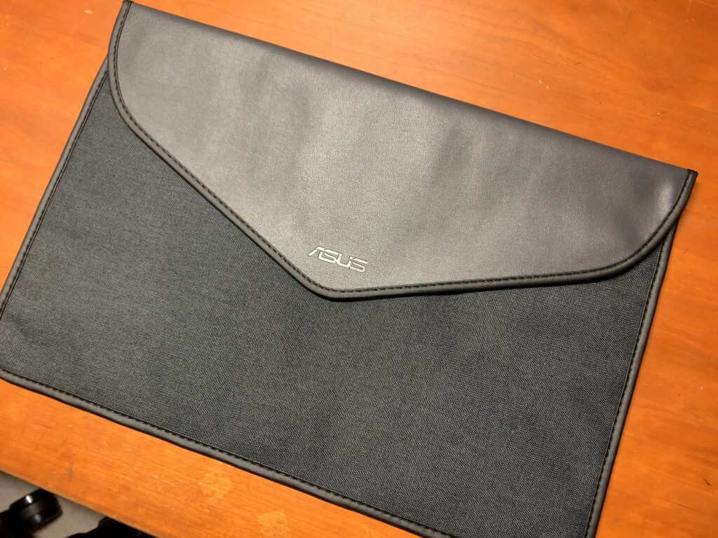 ASUS 薄型 軽量 ノートパソコンZenBook 14